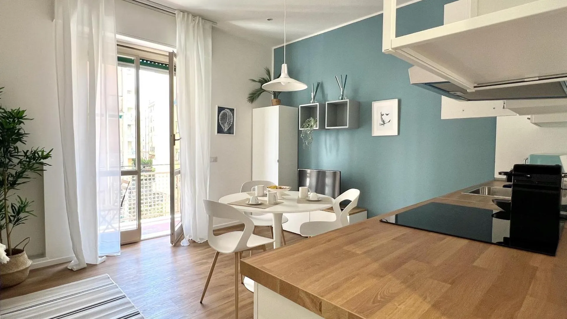Blue Apartment - Airport 8 Min - Ac - Smart Tv Genua Italien