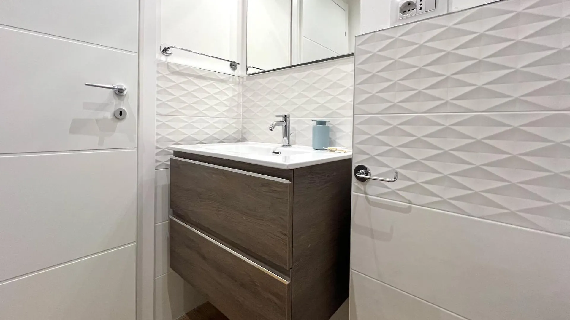 Blue Apartment - Airport 8 Min - Ac - Smart Tv 热那亚